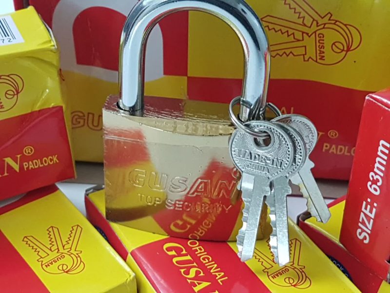 قفل آویز63 طرح برنجی AHARD - تصویر 1